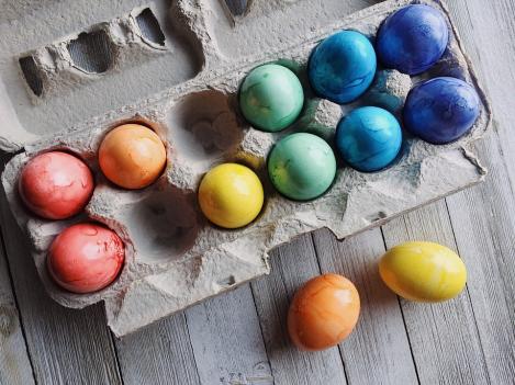 Looduslikud viisid munade värvimiseks